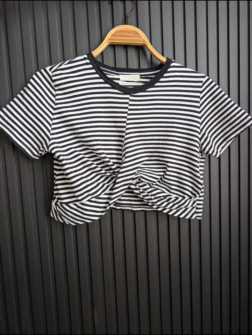 Urban Outfitters Black & White Striped Twist-Front Crop Top | Size M